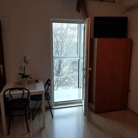Mario Apartment Split