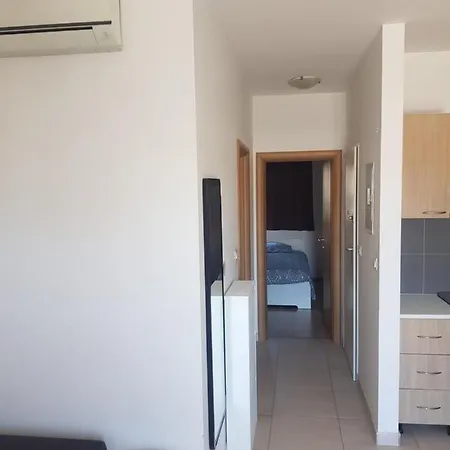 Mario Apartment Split
