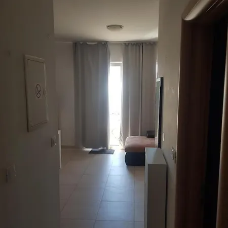 Mario Apartment Split