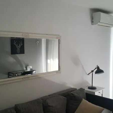 Mario Apartment Split